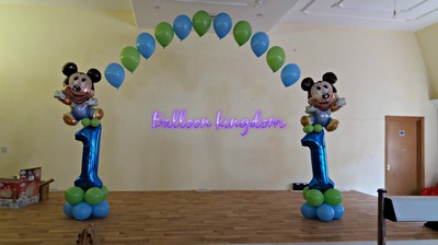 baby micky number balloon with arch