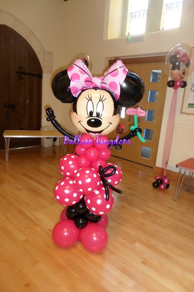 dark pink minnie mouse balloon sculpture 