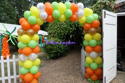 jungle colour balloon arch