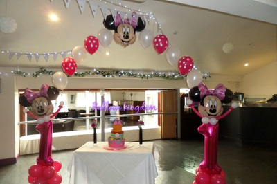 minnie mouse number balloon with arch