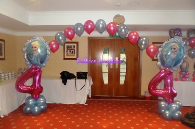 frozen number balloon with arch