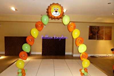 cake table pearl balloon arch with jungle animal  foil centre 