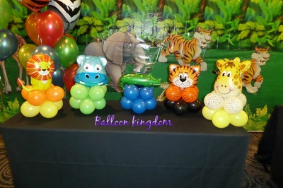 jungle animal balloon centerpieces