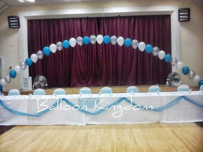 top table balloon arch