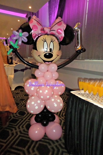 light pink  minnie mouse balloon sculpture 